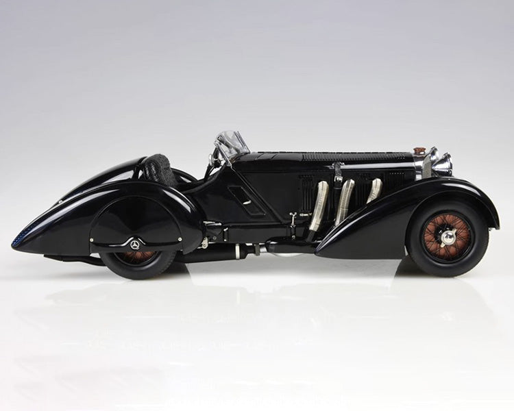 CMC Black Prince M-225 1:18 Diecast Model Car