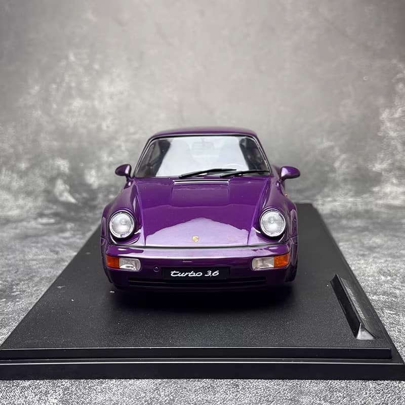 Solido 1:18 Porsche 911 (964) Turbo 1990 Diecast Model-S1803412