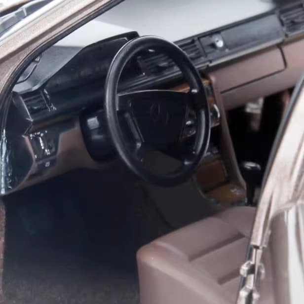 NOREV 1:18 Mercedes-Benz 500 E W124 (1990) Fully Opening Diecast Model Car