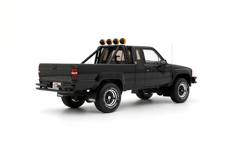 Pre-sale OTTO 1:18 Toyota HILUX SR5 Bright Black Resin Model – Limited Edition of 2,500 Units(OT481