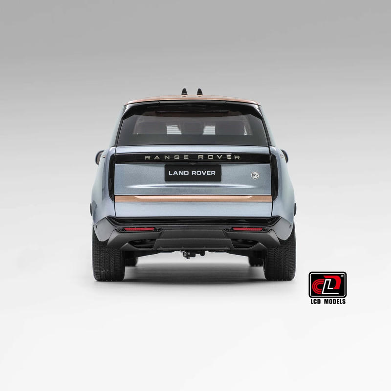LCD 1:18 Range Rover SV 2022 Diecast Model