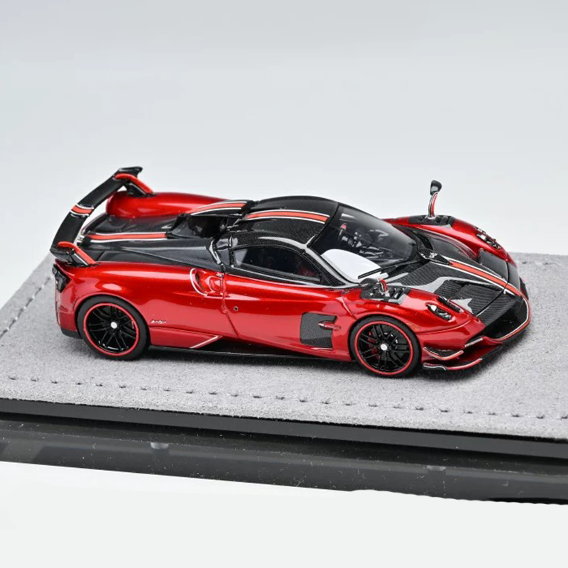 DMH 1:64 Pagani Huayra Roadster Resin Model
