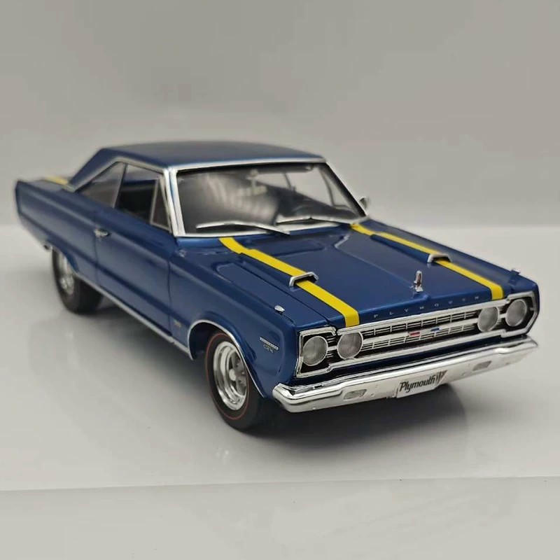 ACME 1967 Plymouth Belvedere GTX 426 HEMI 1:18 Diecast Model Car