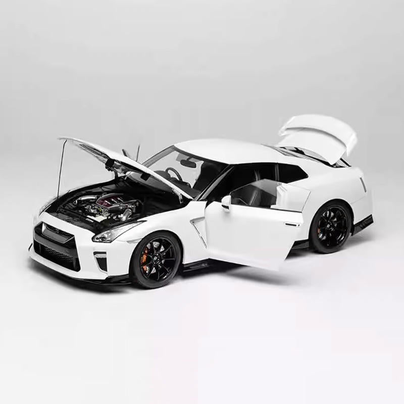 MotorHelix 1:18 Nissan GT-R (R35) Track Edition – YX car model