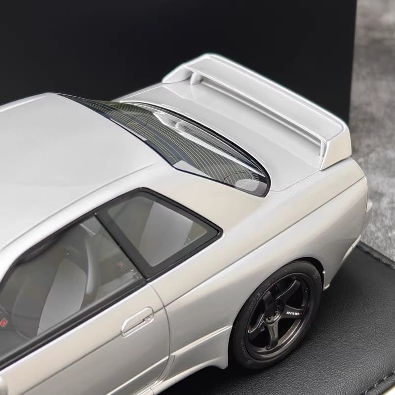 MH Nissan Skyline GT-R (R32) 1:18 Resin Model Car – YX car model
