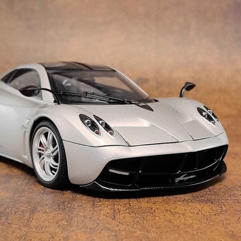 AUTOart Pagani Huayra 1:18 Diecast Car – YX car model