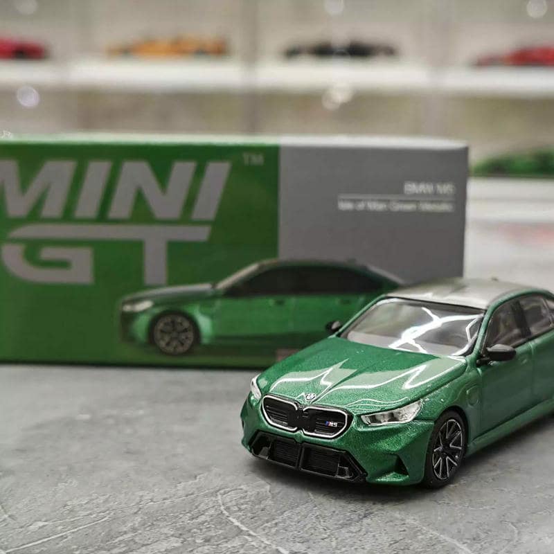 MINI GT 1:64 BMW M5 (G90) Diecast Model Car