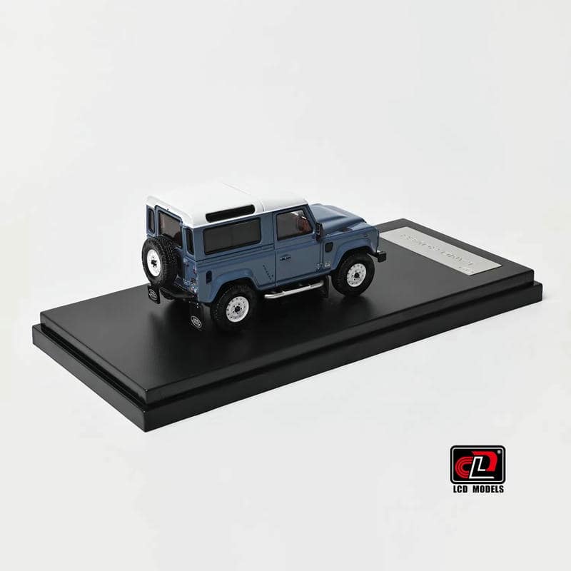 LCD 1:64 Land Rover Defender 90 V8 Diecast Model