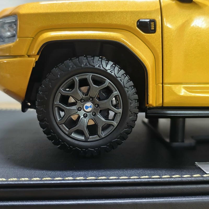BYD BAO 5 1:18 Diecast Model Car – Gold