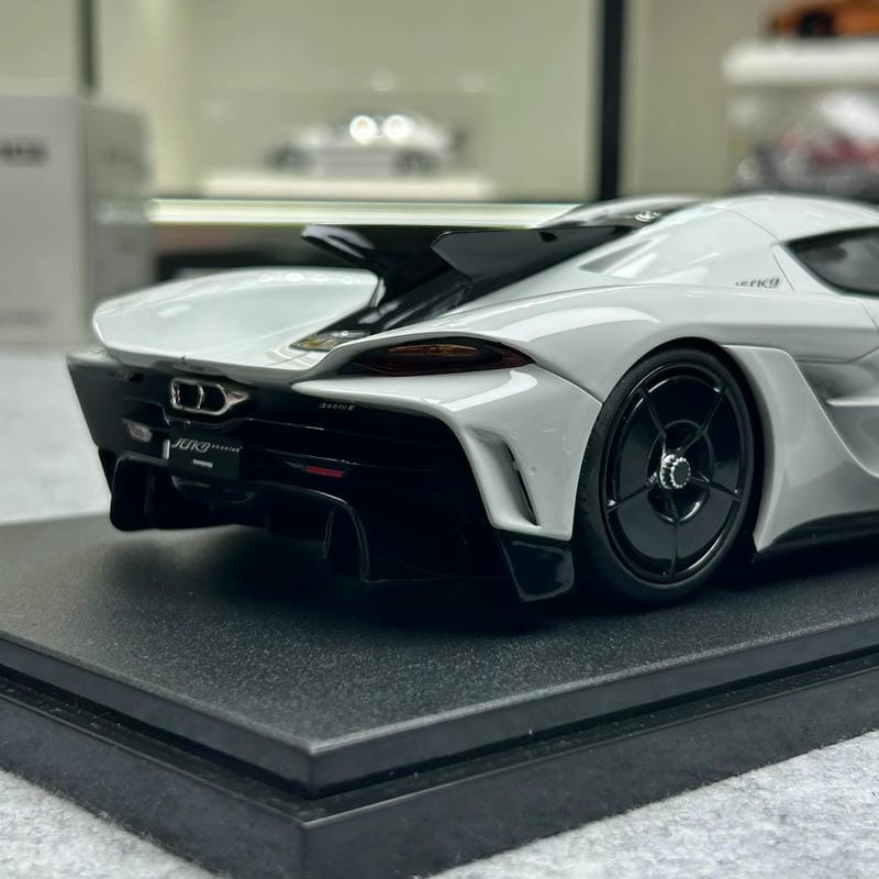 GTSpirit Limited Edition 1:18 Koenigsegg Absolut Koenigsegg Jesko Supercar Model GT412
