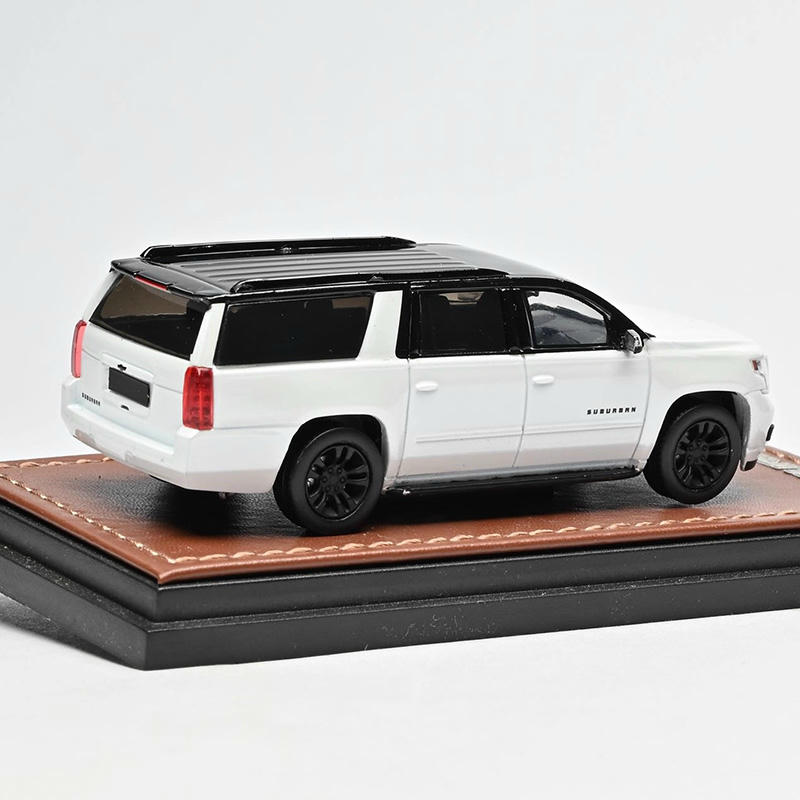 GOC 1:64 Chevrolet Suburban SUV 2015 Diecast Car Model
