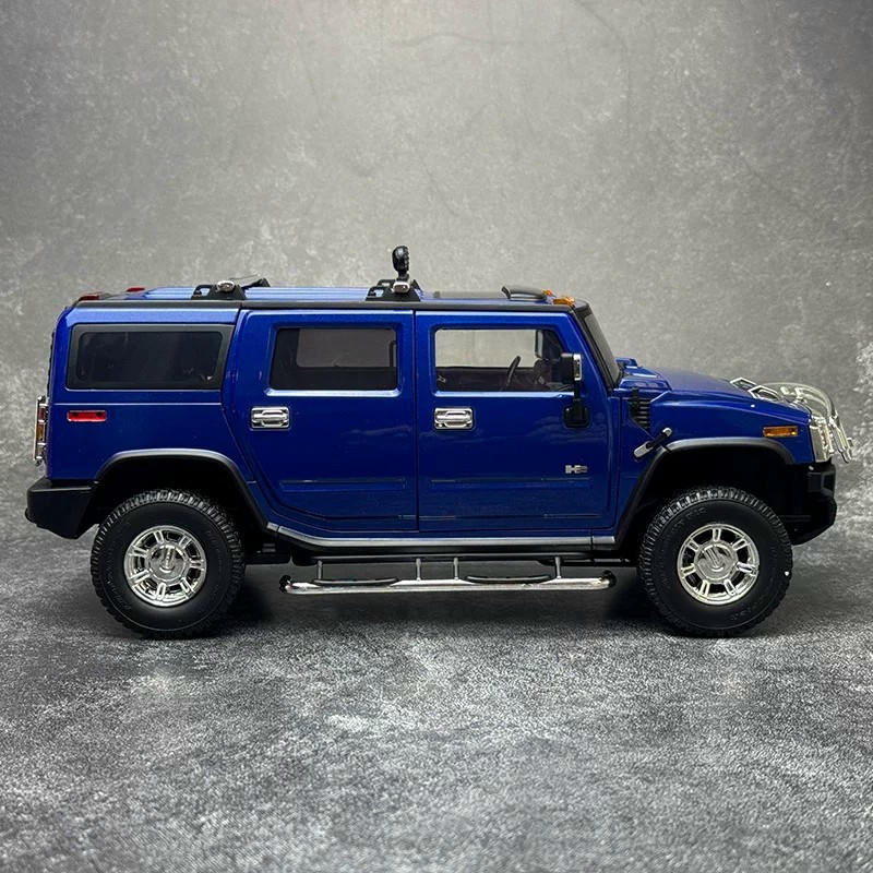 HIGHWAY61 1:18 Hummer H2 Diecast Model – Blue
