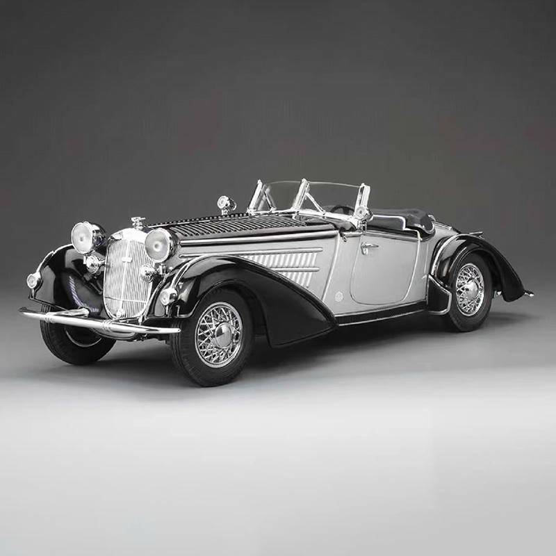 SunStar 1:18 1939 Horch 855 Roadster Diecast Model