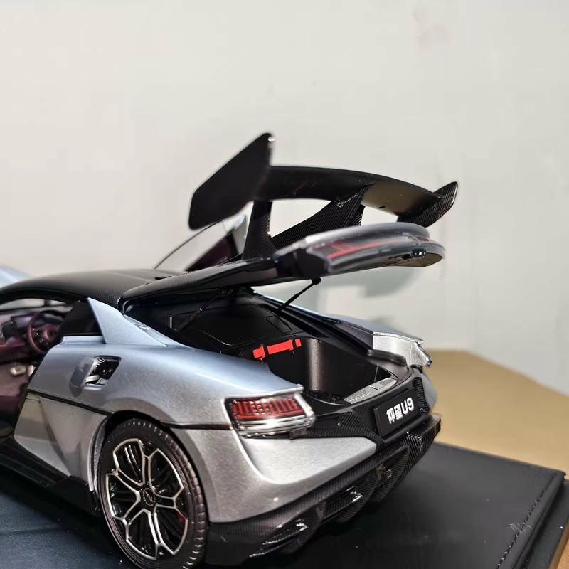 1:18 BYD Yangwang U9 Electric Supercar Diecast Model