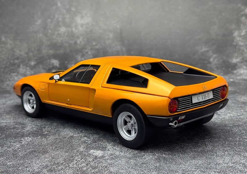NOREV 1:18 Alloy Model – Iconic Vertical Engine Design with Opening Features
