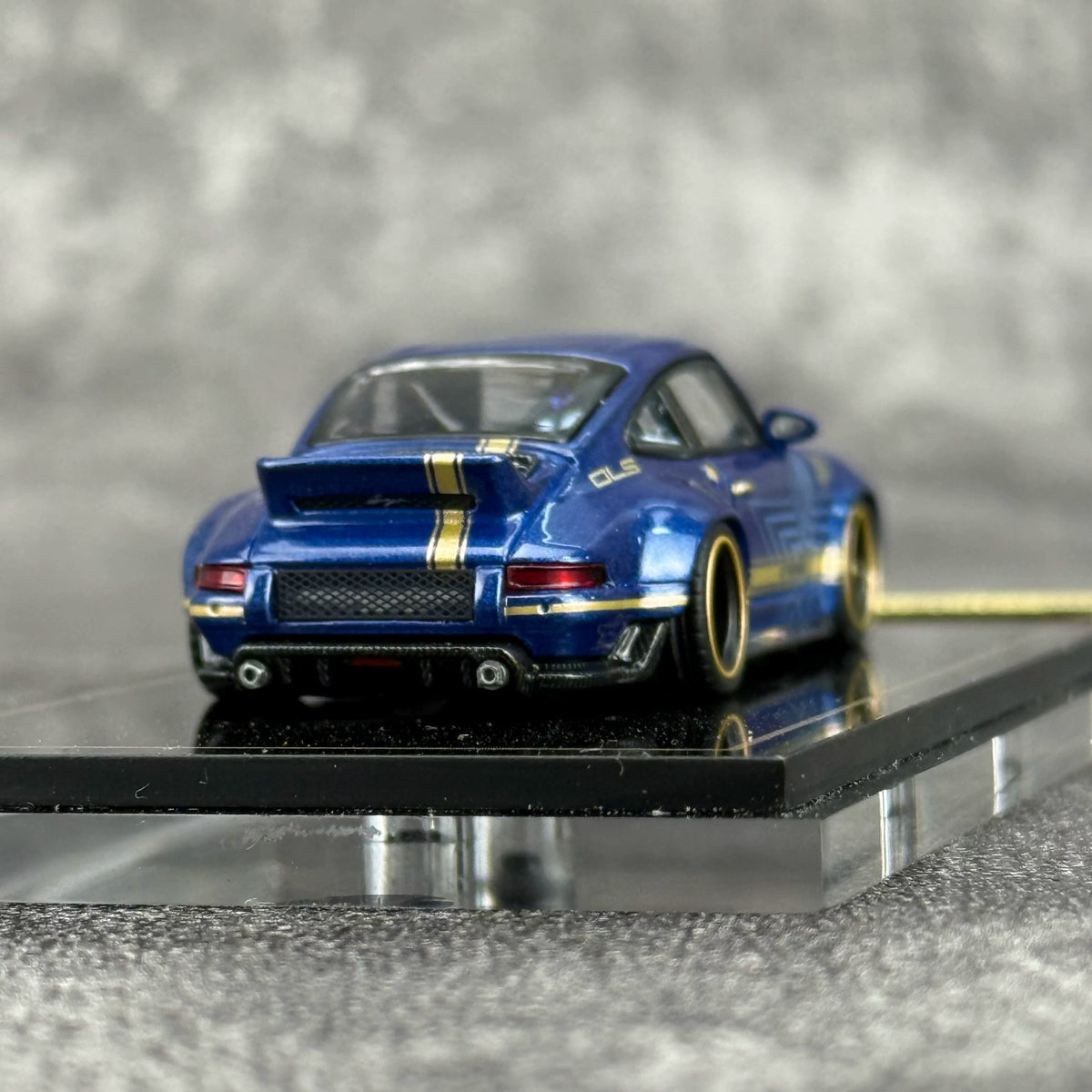 ZINCIT Model 1:64 Porsche 911 Singer DLS Starlight Blue Diecast Model Car – Premium Sports Car Collectible