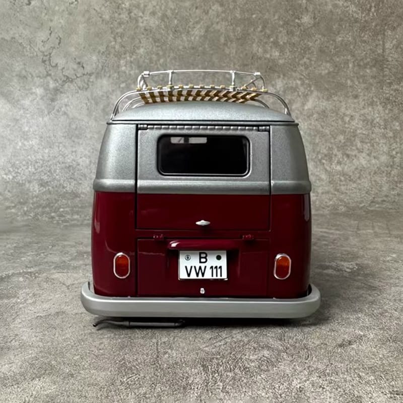 Schuco Volkswagen VW T1b Lowrider Bus 1:18 Diecast Model