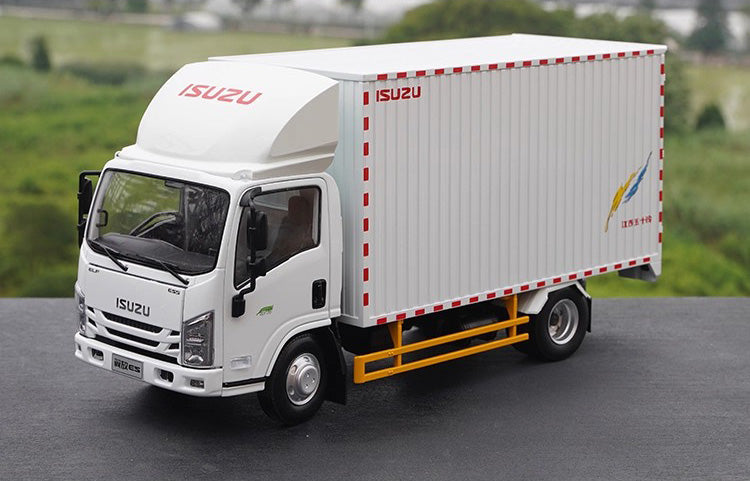 Original 1:18 Isuzu ES Diecast Model Car