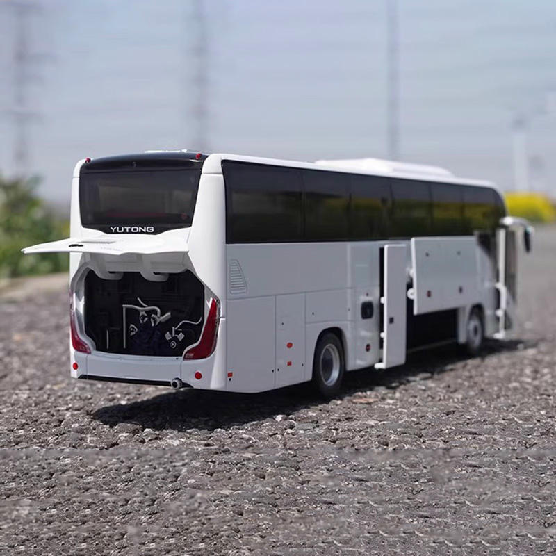 1:42 Yutong C12PRO Bus Diecast Opening Model