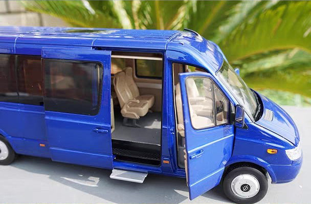 1:24 Yangtze Yisheng (e.Glory) Alloy Bus Model with Lights