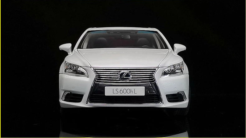 AUTOart Lexus LS600hL 1:18 Diecast Model Car