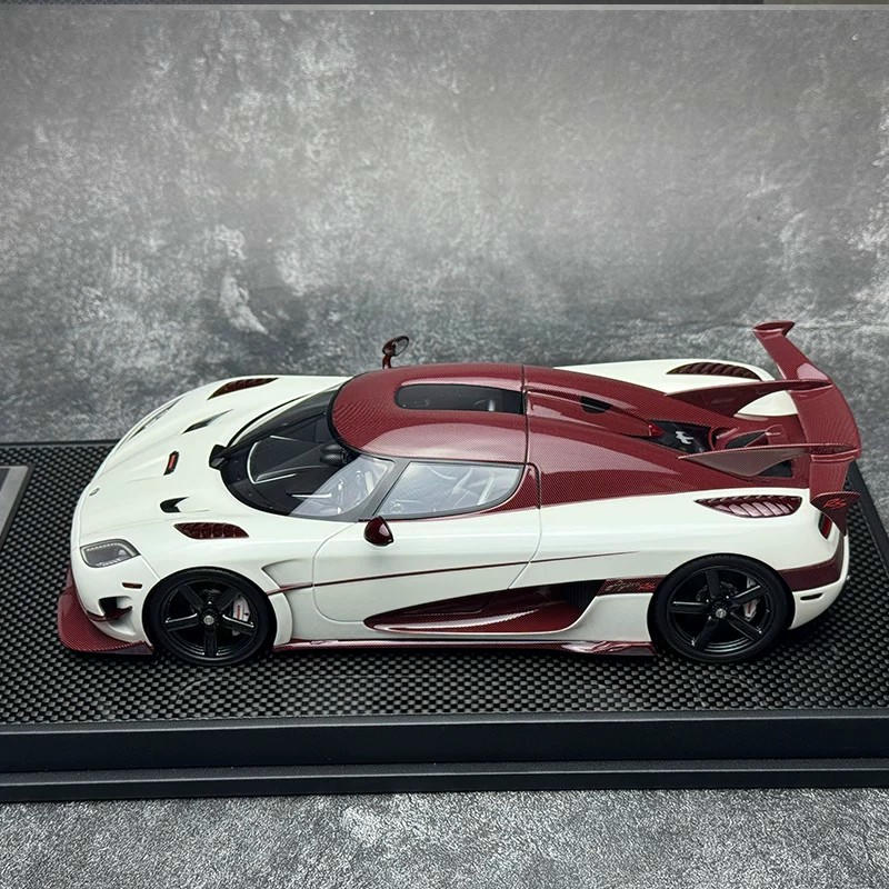 VMB 1:18 Koenigsegg Agera RS Resin Model – White / Red