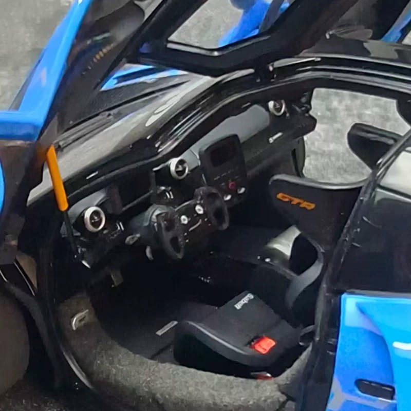 AUTOart 1:18 McLaren Senna GTR Diecast Model