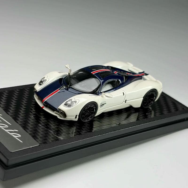 LCD 1:64 Pagani Utopia Diecast Model