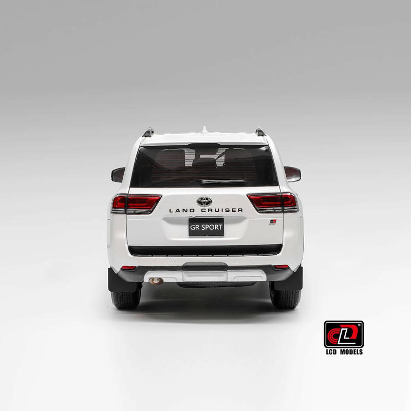 LCD 1:18 Toyota Land Cruiser 300 GR Sport Diecast Model