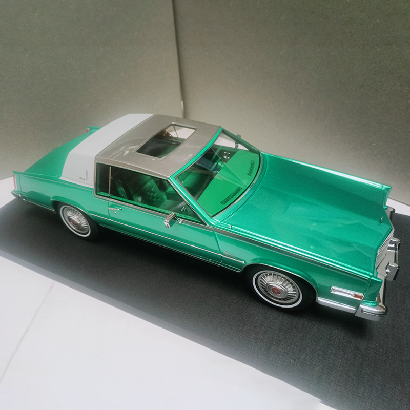 AMC 1:18 Cadillac Eldorado Biarritz 1980 Diecast Model