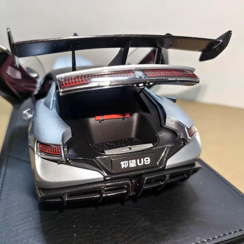 1:18 BYD Yangwang U9 Electric Supercar Diecast Model