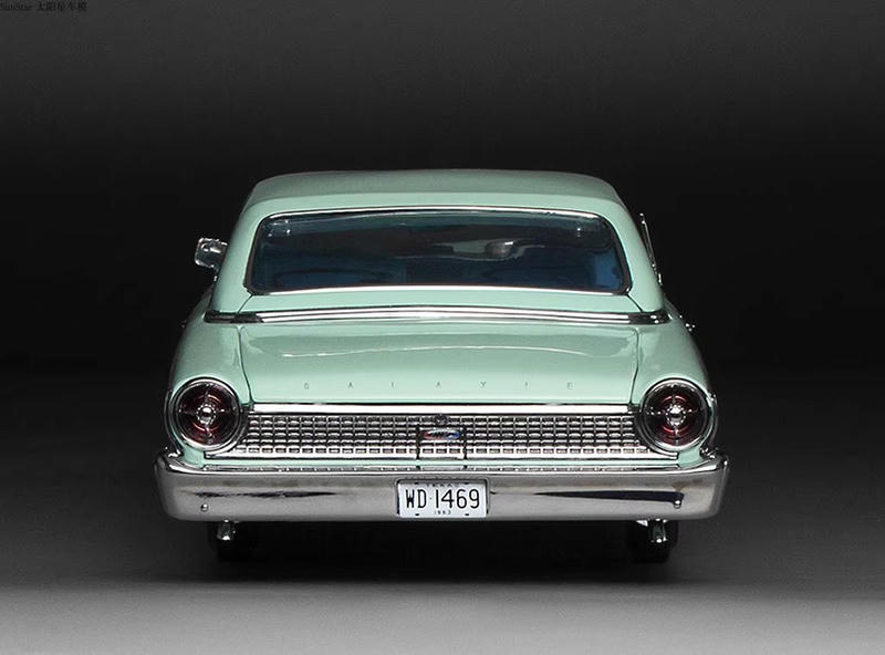 Sunstar 1:18 1963 Ford Galaxie 500XL Alloy Model