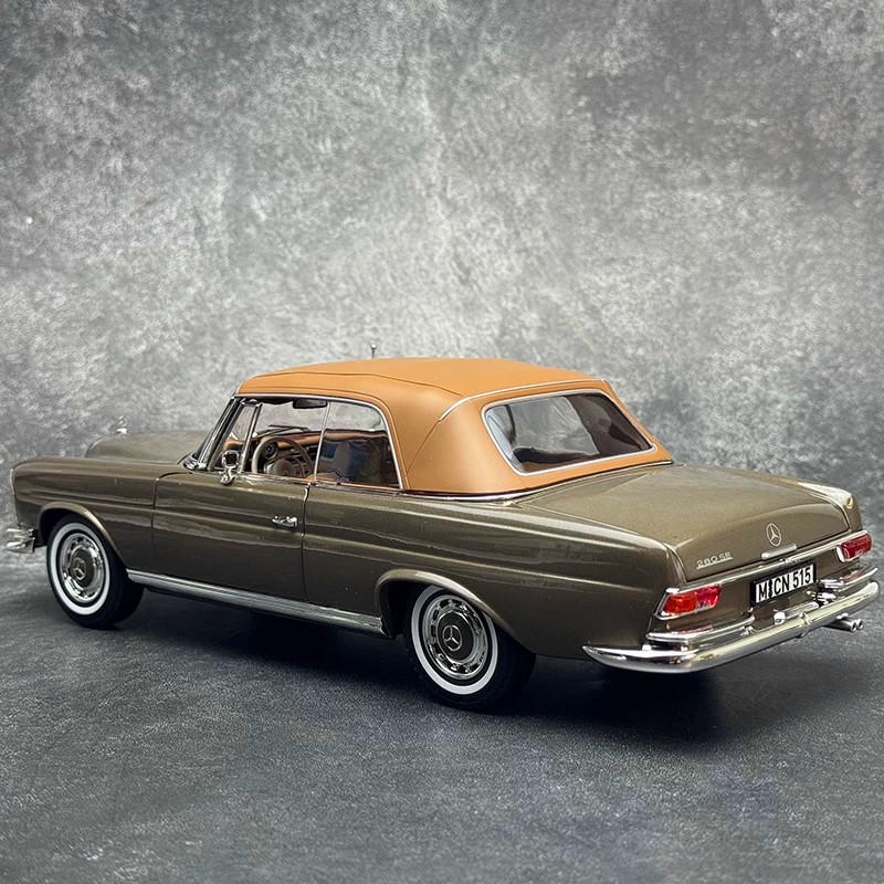 Norev Mercedes-Benz 280SE Cabriolet W111 1:18 Diecast Model Car