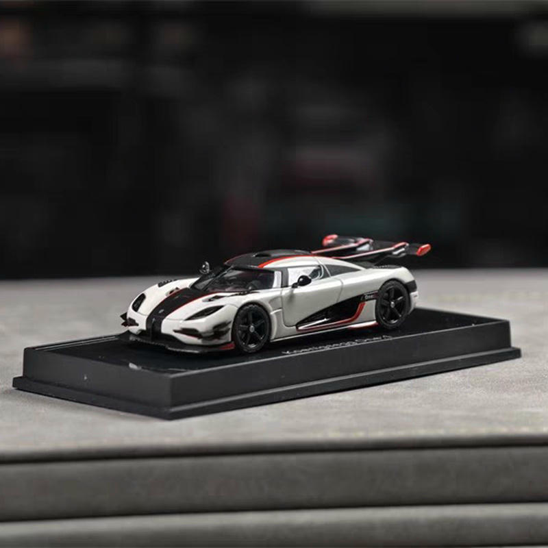 AUTOart 1:64 Koenigsegg One:1 Resin Model