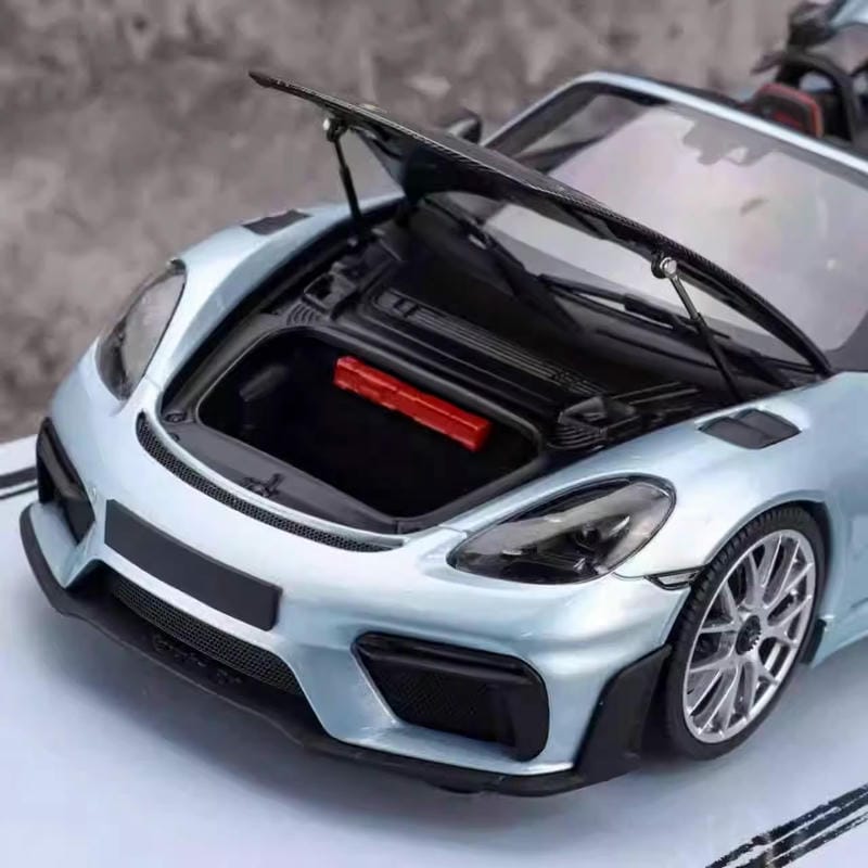 Minichamps Porsche 718 Spyder 1:18 Diecast Convertible Model – YX