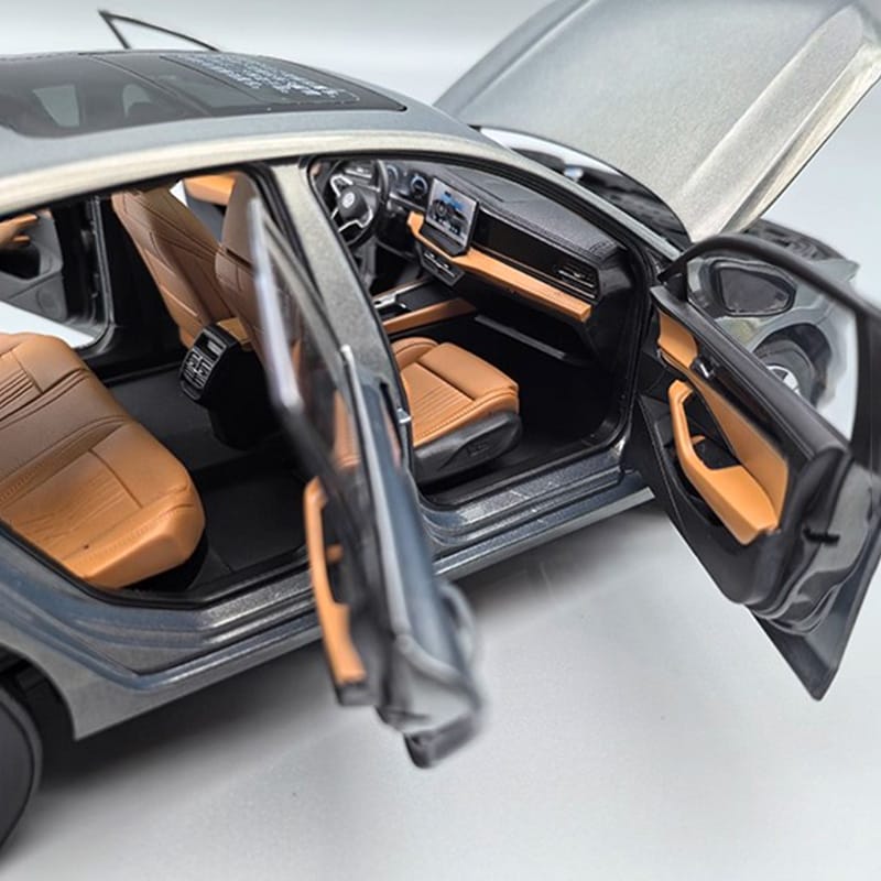 FAW-Volkswagen B9 Magotan 2024 1:18 Alloy Model Car