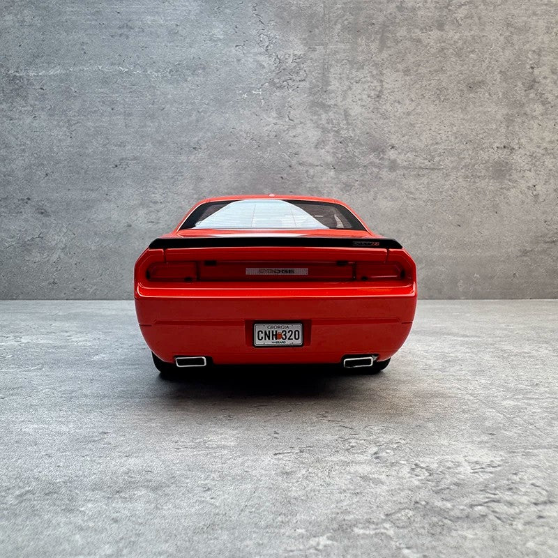 ACME 1:18 2010 Dodge Challenger SRT8 Diecast Model Car A1806034 – American Muscle Collector