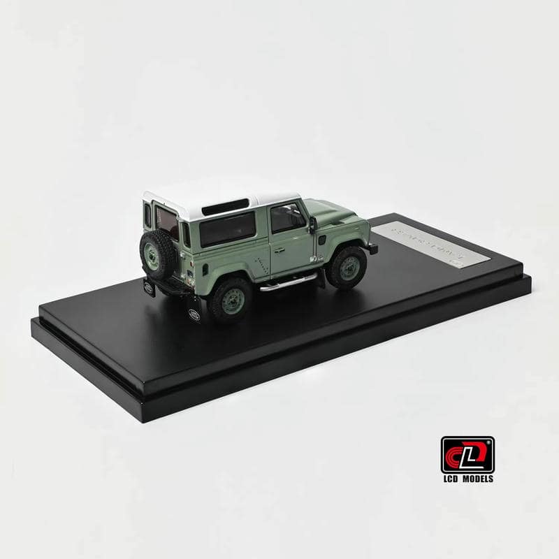 LCD 1:64 Land Rover Defender 90 V8 Diecast Model