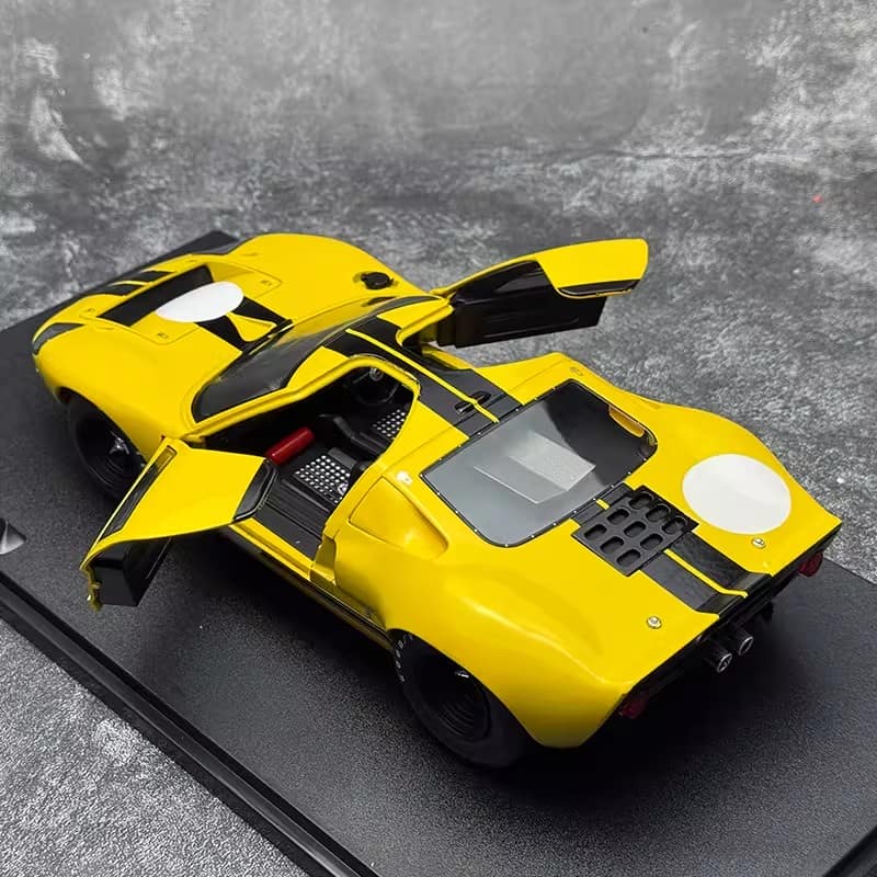 Solido 1:18 Ford GT40 Mk I 1968 Diecast Model