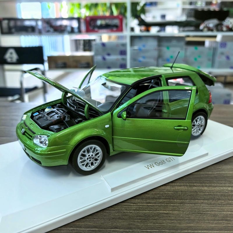 Norev Volkswagen Golf GTI 1:18 Diecast Model Car