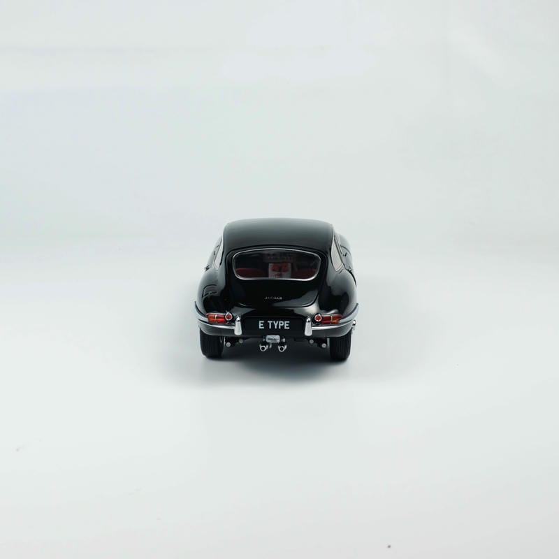 Kyosho Jaguar E-Type 1:18 Diecast Model Car