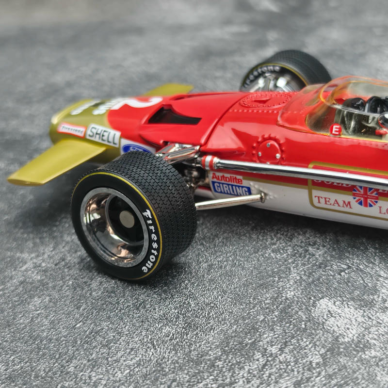 SunStar 1:18 Lotus Formula One Collection Diecast Model Car