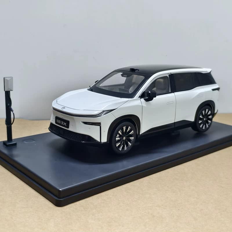 Official 1:18 GAC Toyota bZ3X Diecast Model Car – Alloy New Energy SUV Collector