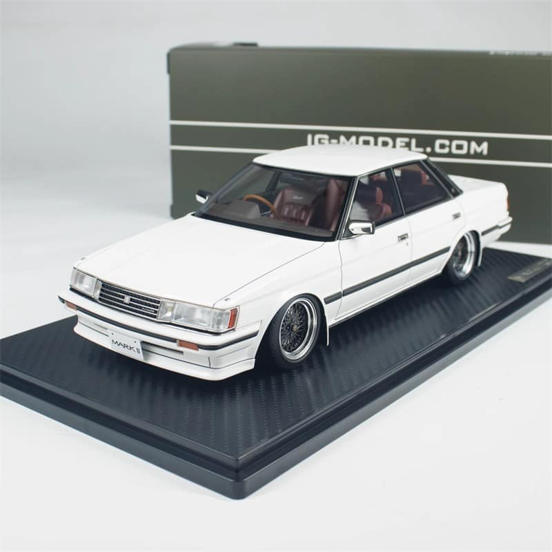 Ignition Model Toyota Mark II 1:18 Resin Model Car