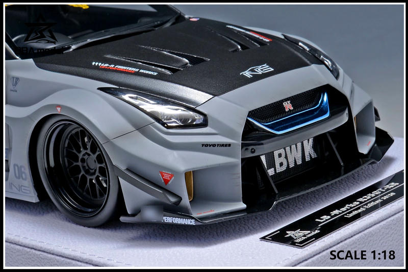 BBA Nissan GT-R 35GT-RR 1:18 Resin Model Car