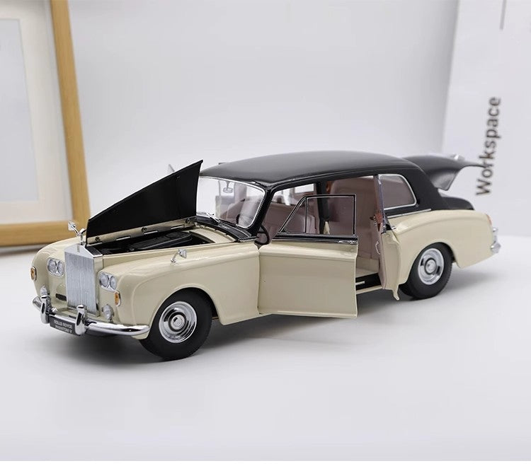 Rolls-Royce Phantom V 1:18 Diecast Model by Kyosho (Luxury Classic Edition – Full Open Display)