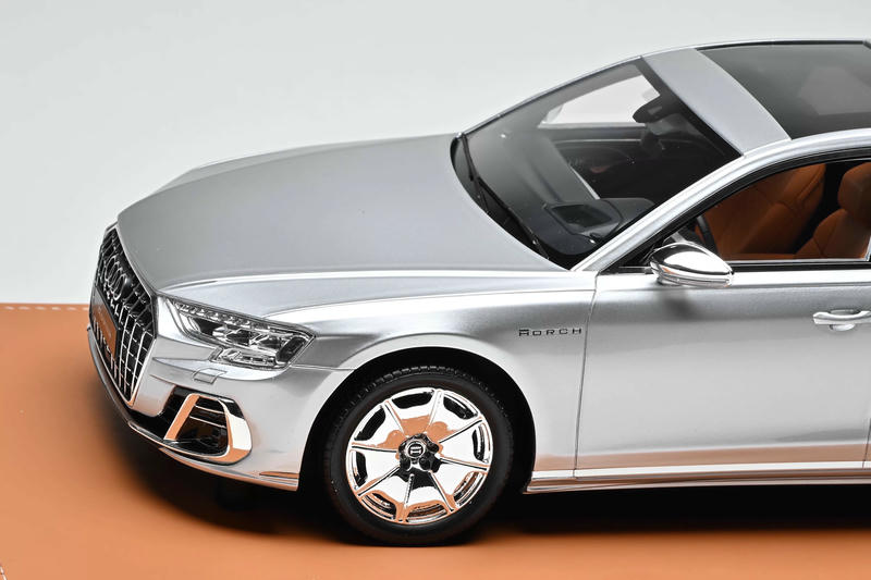 Vehicle Art 1:18 Mercedes-Benz Audi A8L Horch Resin Model