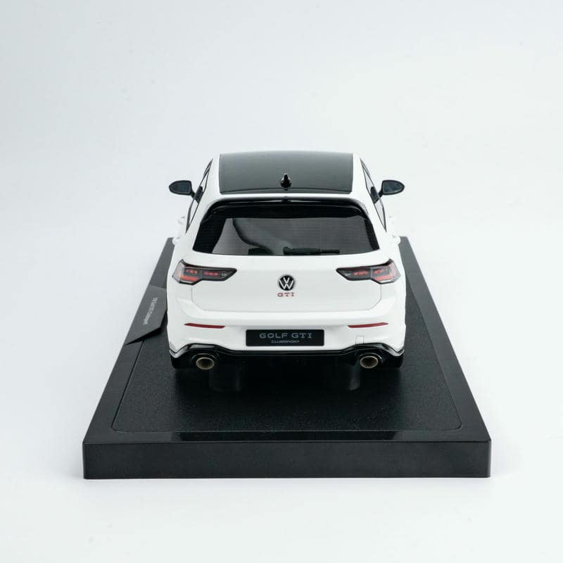 OTTO 1:18 Volkswagen Golf Mk8 GTI Resin Model