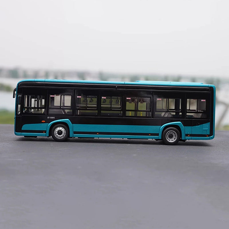 1:38 King Long XMQ6105G Alloy Bus Model with Lights