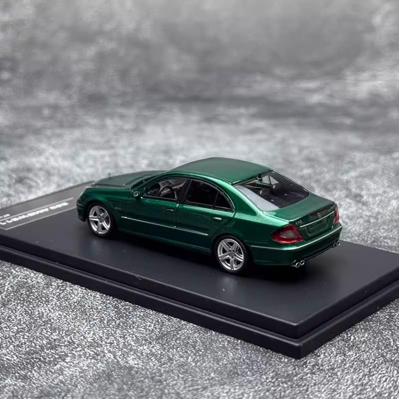 KING Model 1:64 Mercedes-Benz E63 AMG W211 “Four-Eye” Alloy Diecast Model